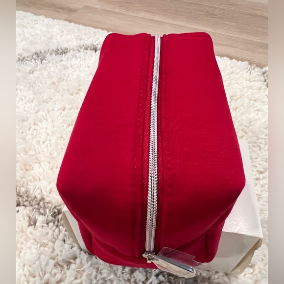 New DIOR  RED EMBROIDERED COSMETICS BAG with freebies - Picture 5 of 10